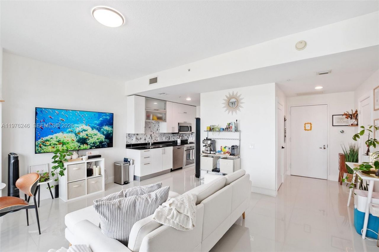 60 SW 13th St, Unit 3603, Miami, FL 33130 Photo