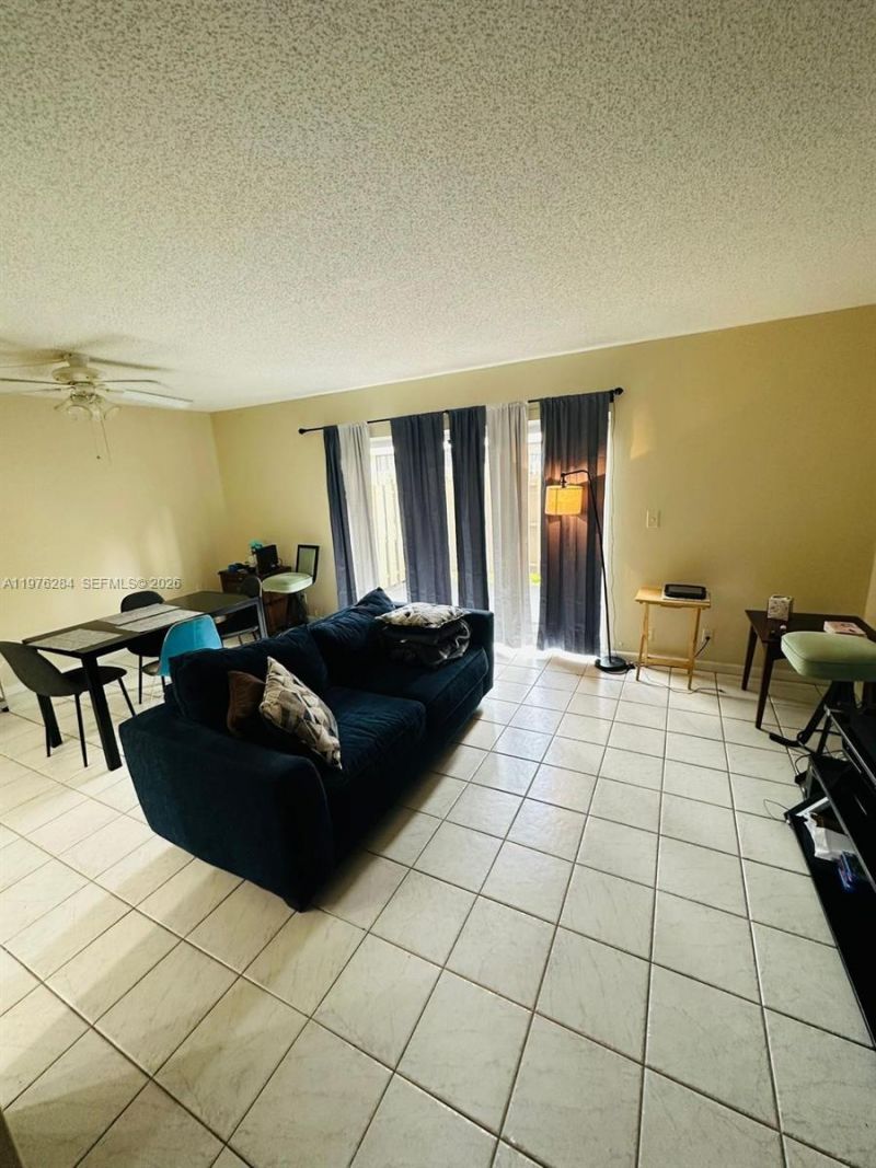 846 NW 81st Ter, Unit 6, Plantation, FL 33324 Photo