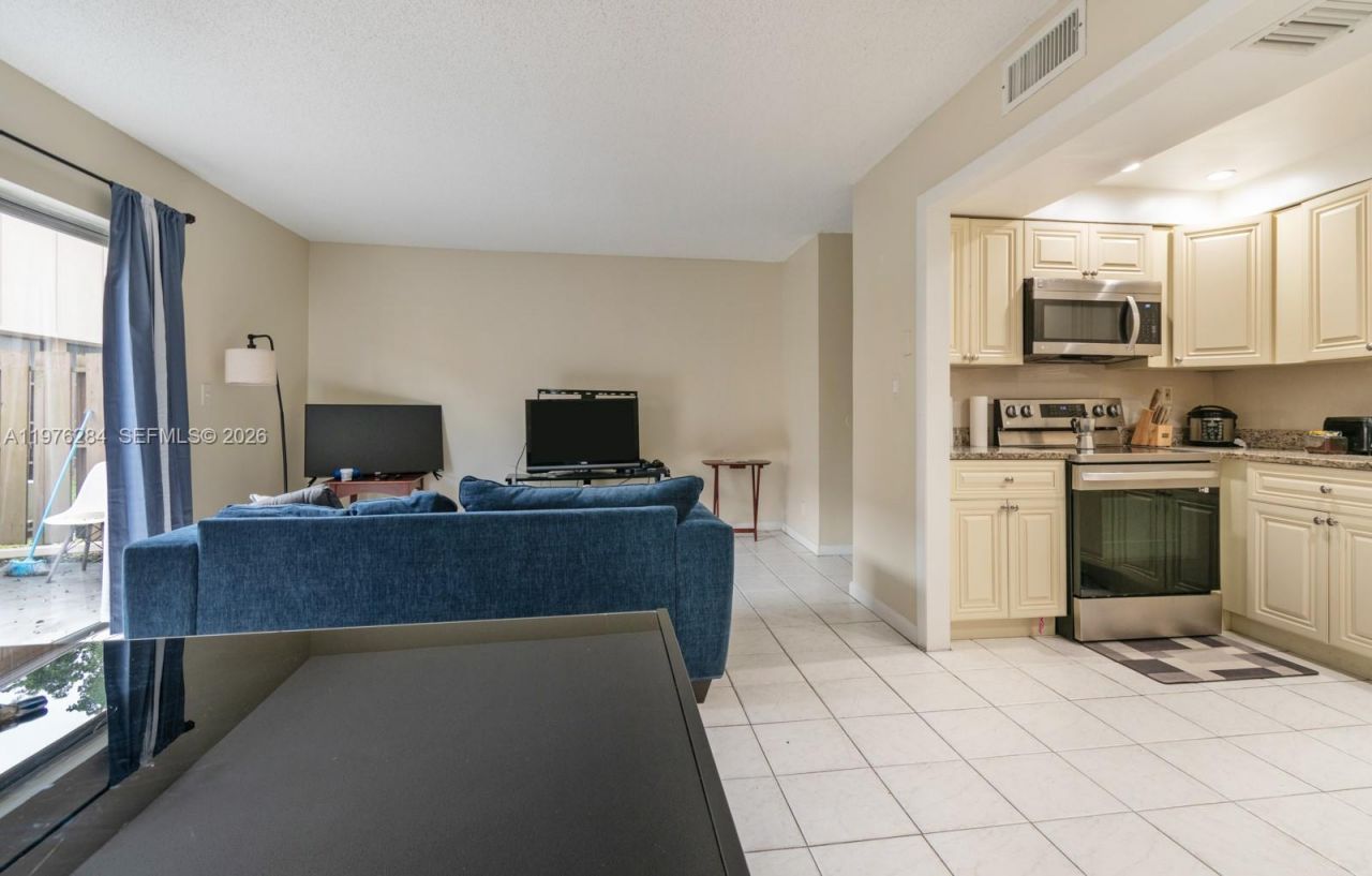 846 NW 81st Ter , Unit 6, Plantation, FL 33324 Photo