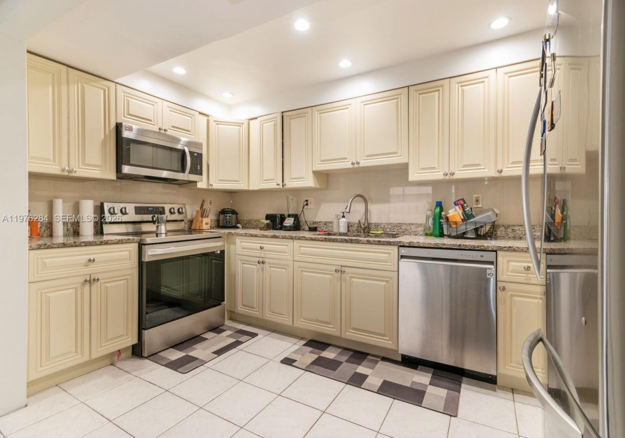 846 NW 81st Ter , Unit 6, Plantation, FL 33324 Photo