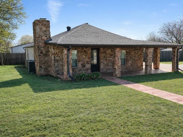 405 S Hannaford Street, Granbury, TX 76048