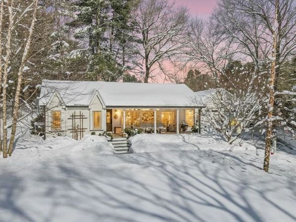 29 Bridge St, Medfield, MA 02052