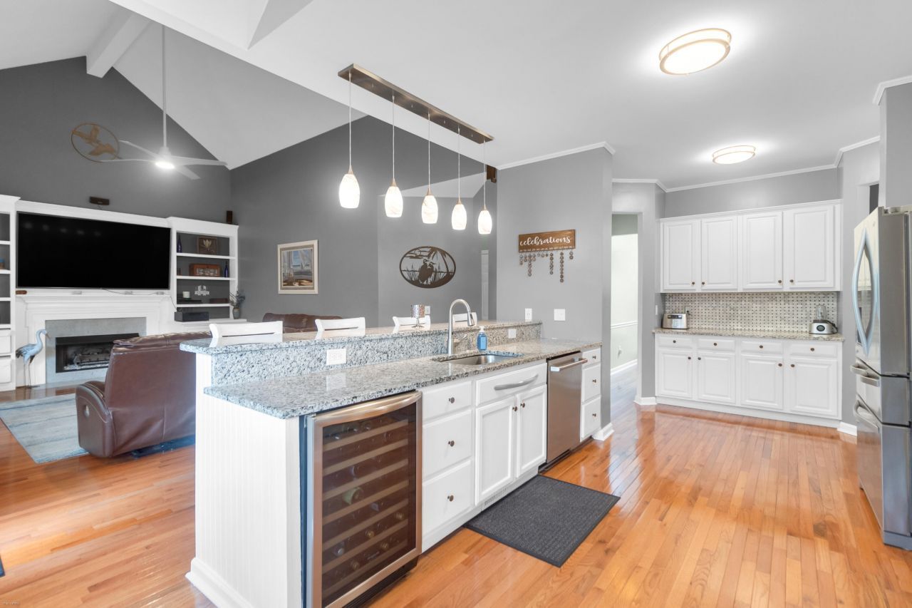 2713 Gaston Gate Photo 13