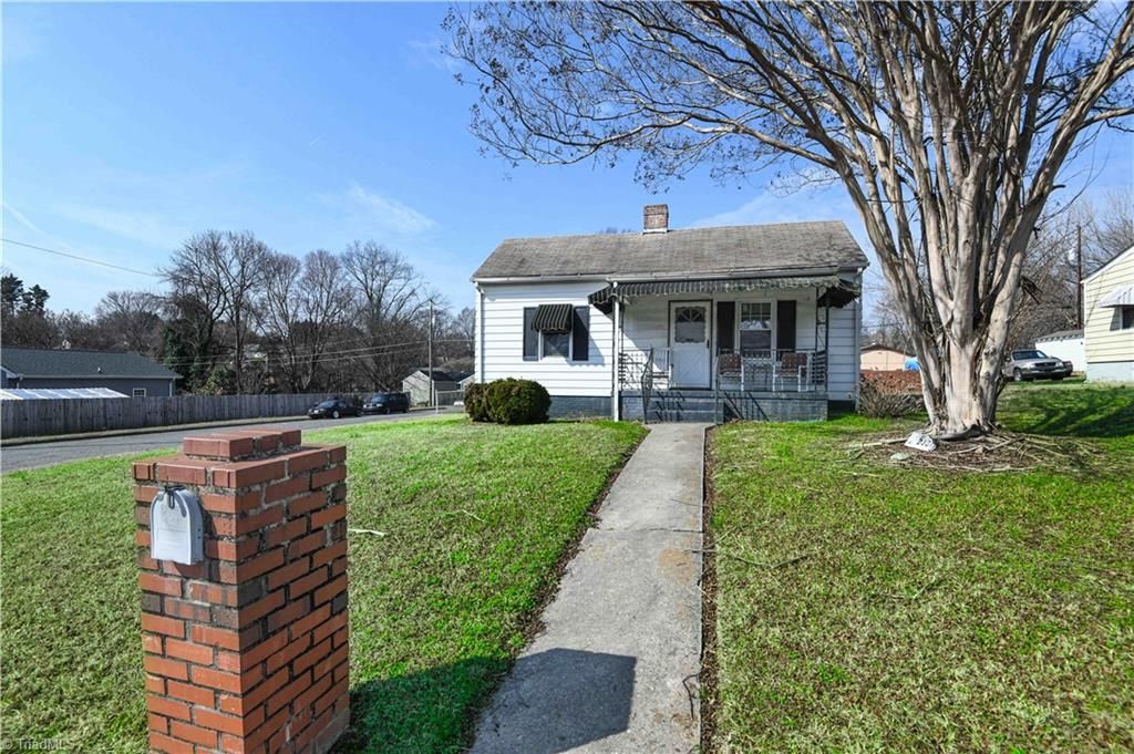 2301 Maple Street, Greensboro, NC 27405 Main Photo