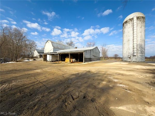 14178 West Road , Wakeman, OH 44889