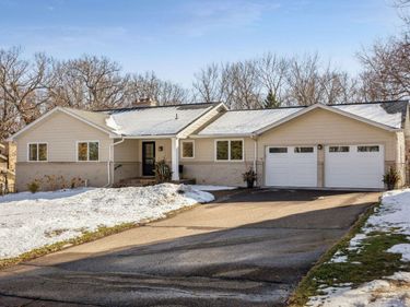 660 Windemere Curve N, Plymouth, MN 55441