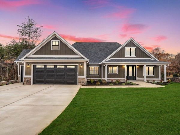 1161 Golf View CT, Huddleston, VA 24104