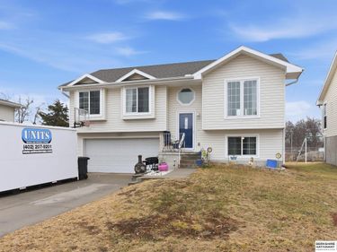 4935 N 17th Street, Omaha, NE 68110