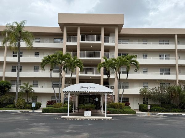 3930 Oaks Clubhouse Drive, Unit 408, Pompano Beach, FL 33069
