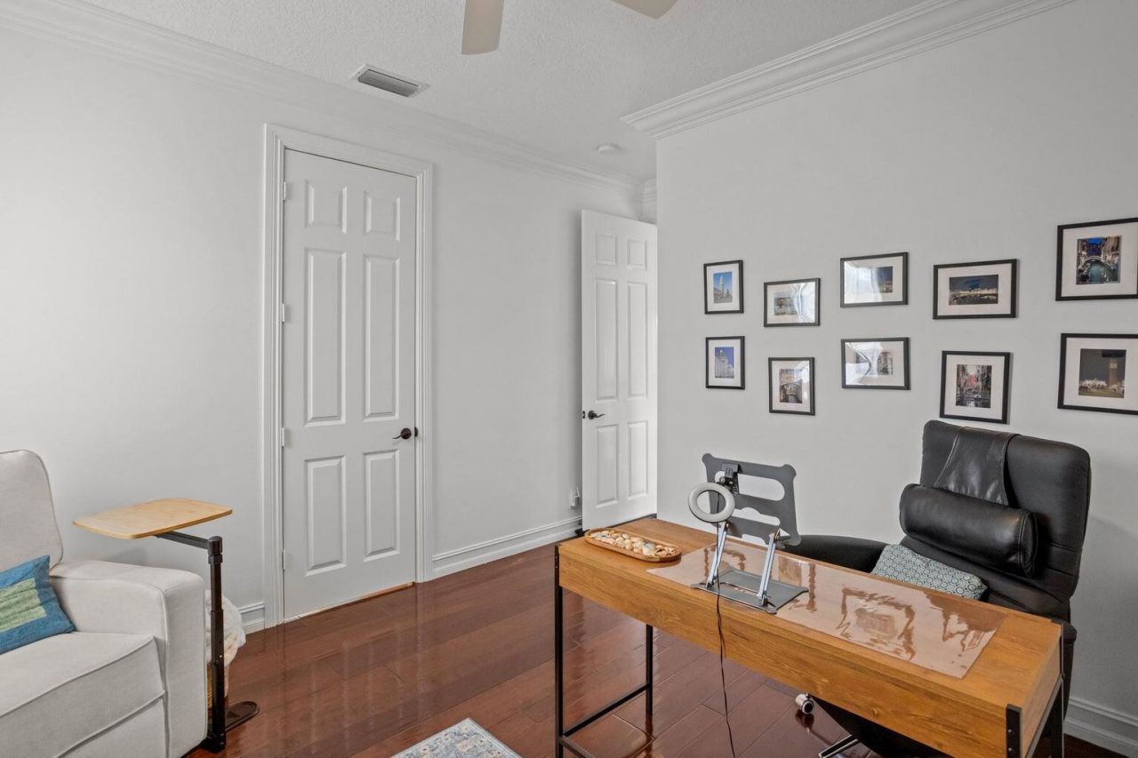 533 Edgebrook Lane, West Palm Beach, FL 33411 Photo