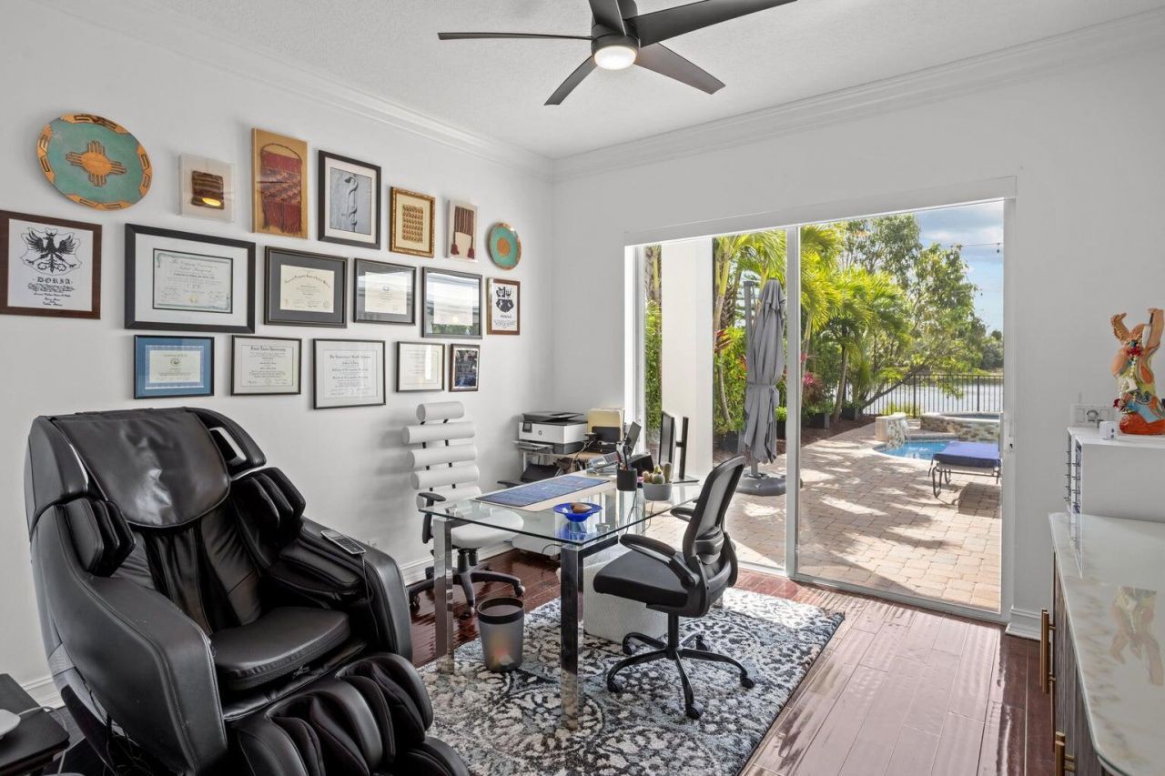 533 Edgebrook Lane, West Palm Beach, FL 33411 Photo