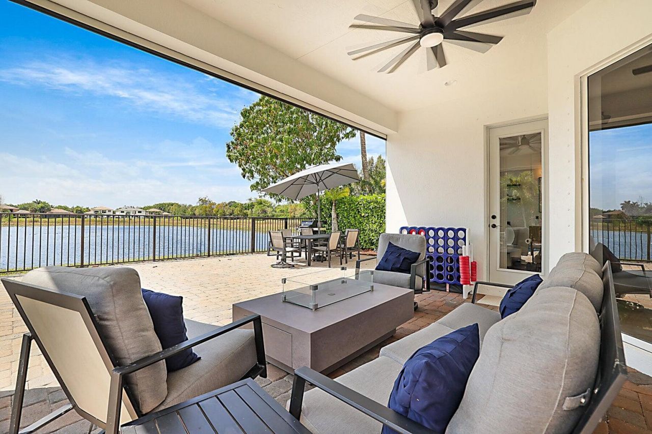 533 Edgebrook Lane, West Palm Beach, FL 33411 Photo