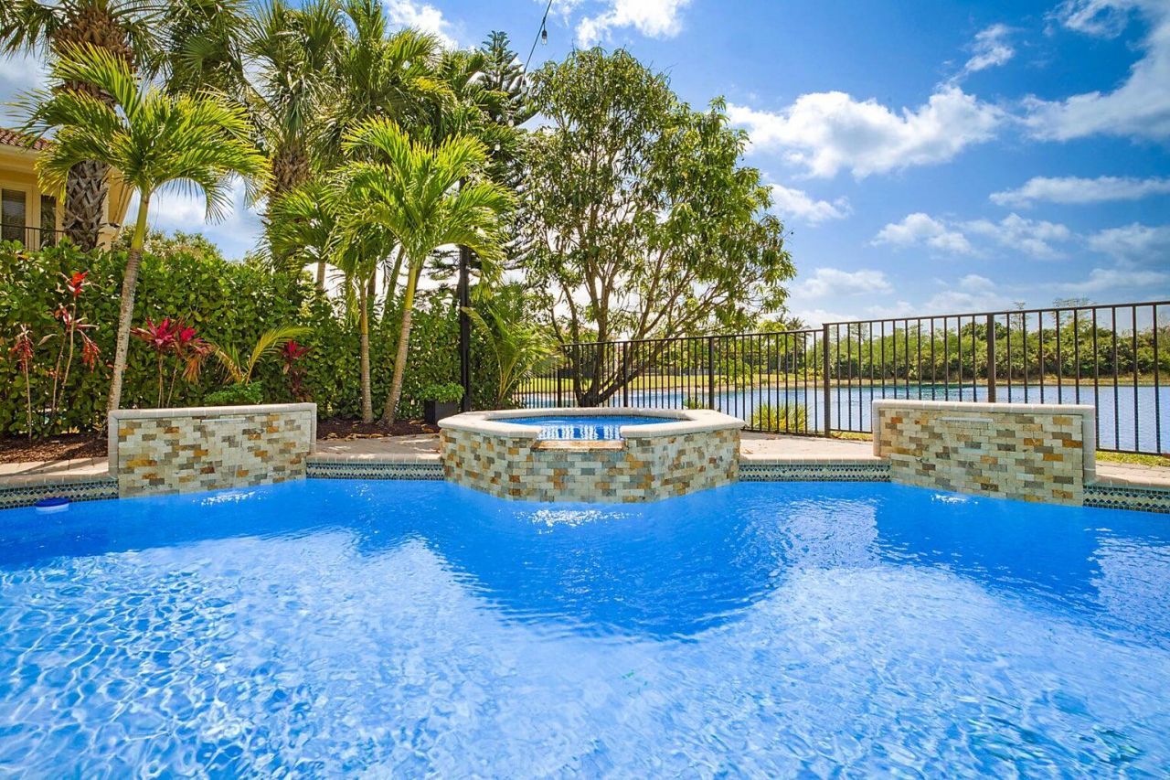 533 Edgebrook Lane, Royal Palm Beach, FL 33411 Photo