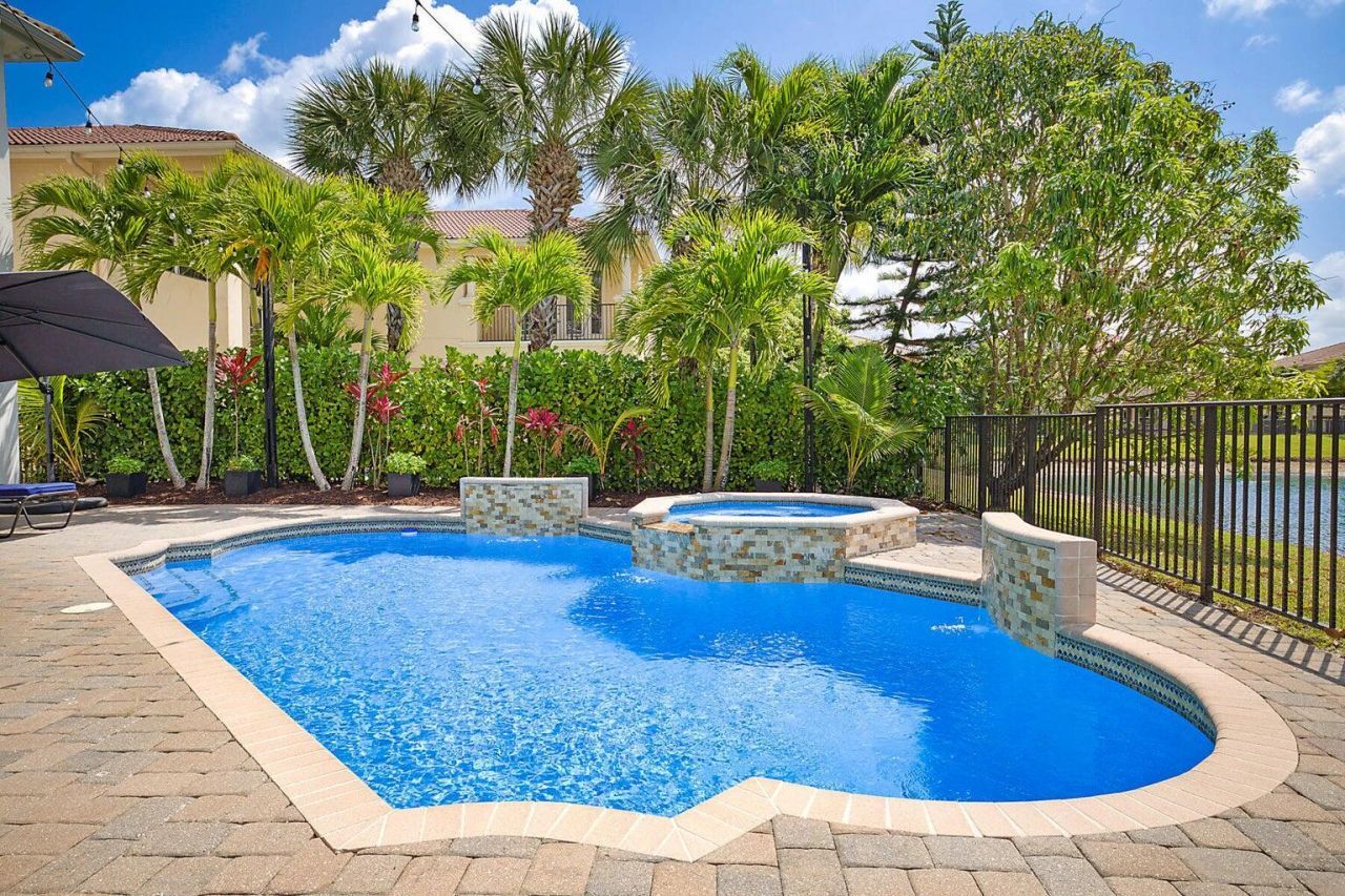 533 Edgebrook Lane, West Palm Beach, FL 33411 Photo