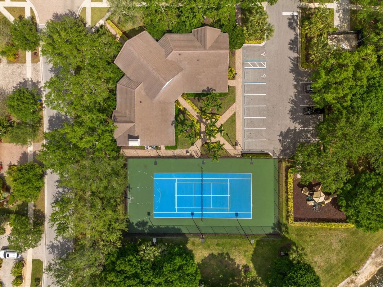 533 Edgebrook Lane, West Palm Beach, FL 33411 Photo