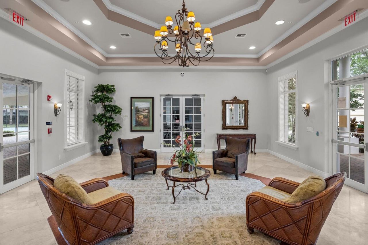 533 Edgebrook Lane, West Palm Beach, FL 33411 Photo