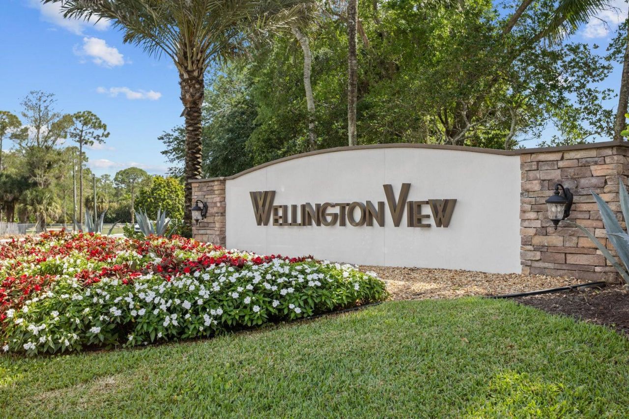 533 Edgebrook Lane, West Palm Beach, FL 33411 Photo