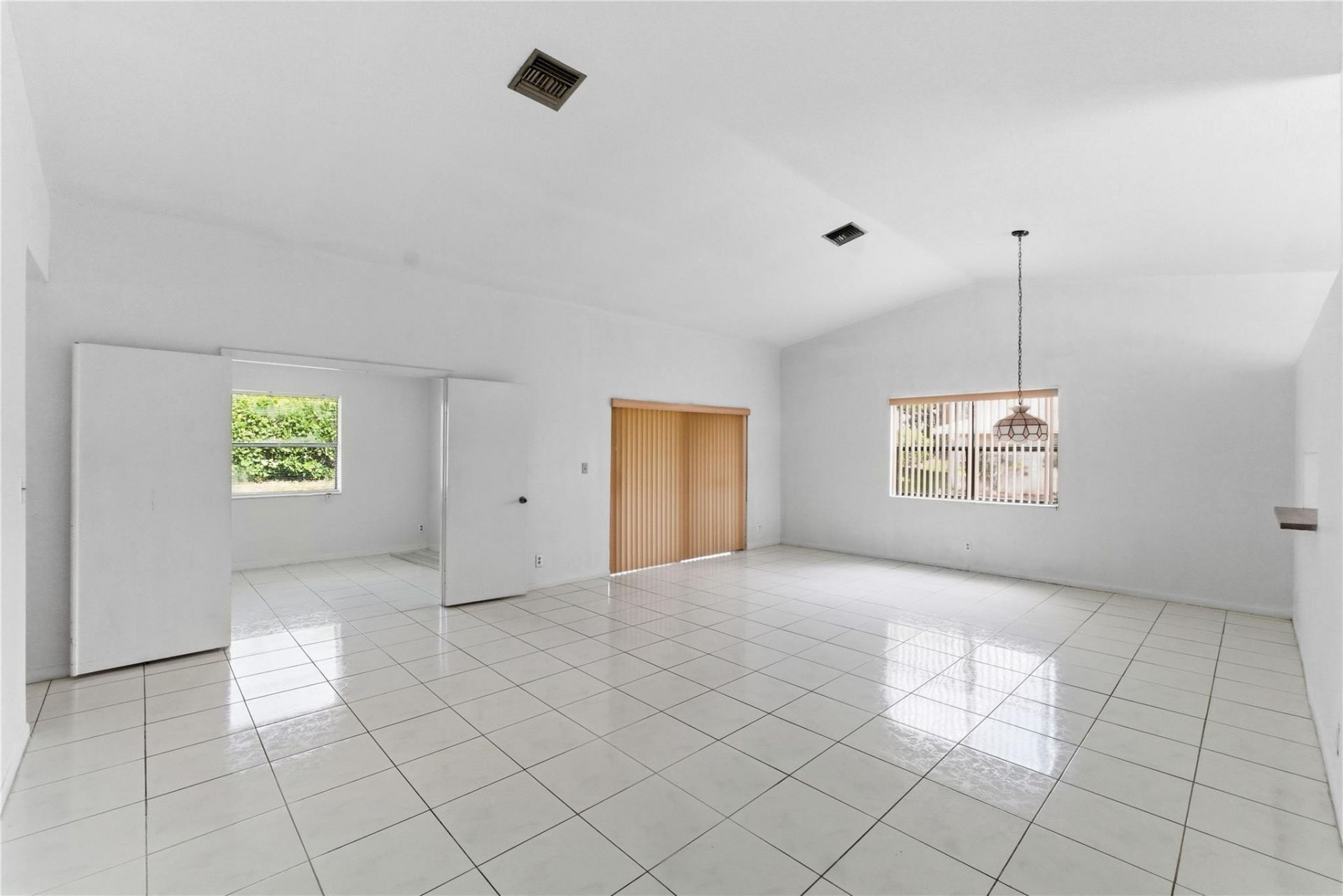 7520 NW 88th Terrace, Tamarac, FL 33321 Photo