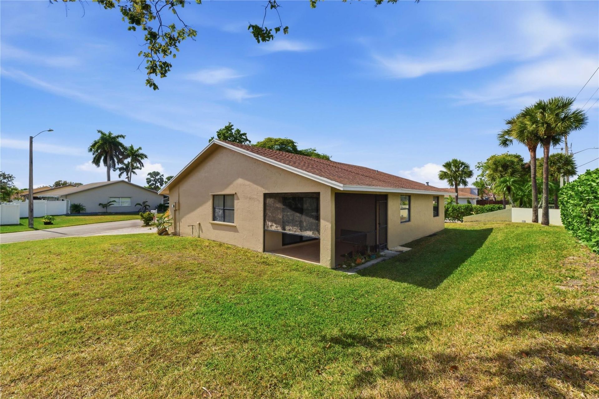 7520 NW 88th Terrace, Tamarac, FL 33321 Photo