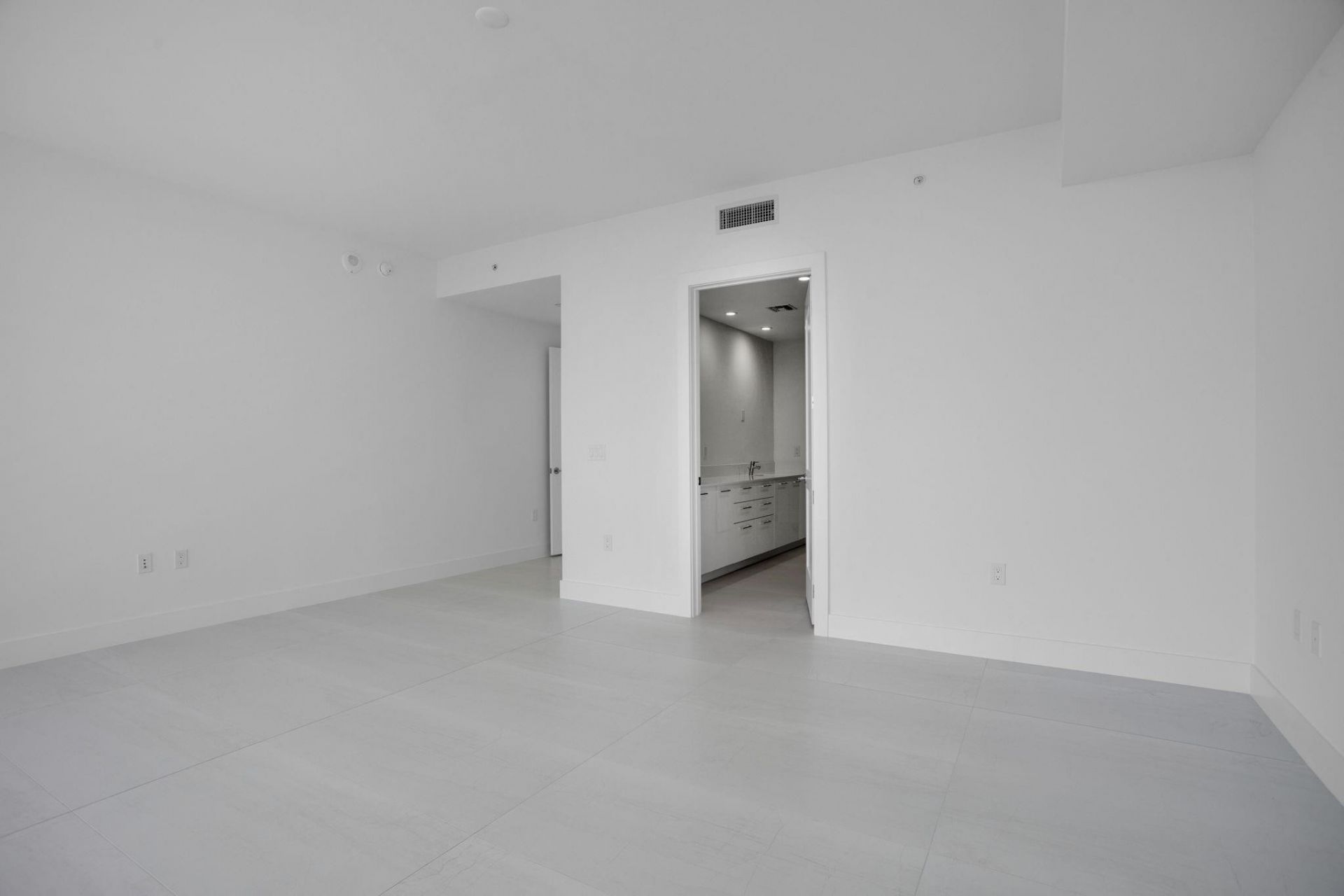 151 N Seabreeze Blv, Unit E-2501, Fort Lauderdale, FL 33304 Photo