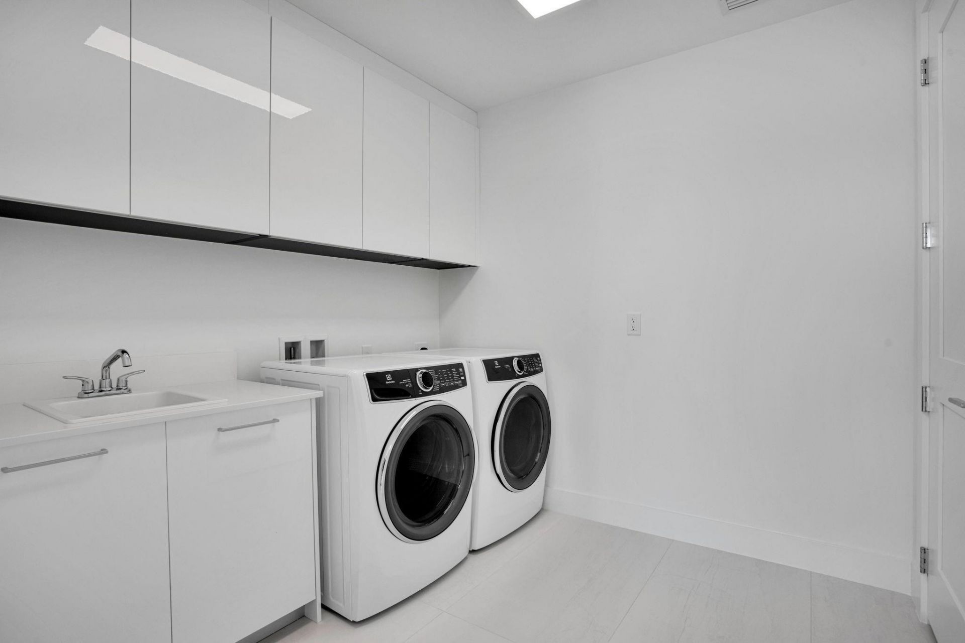 151 N Seabreeze Blv, Unit E-2501, Fort Lauderdale, FL 33304 Photo