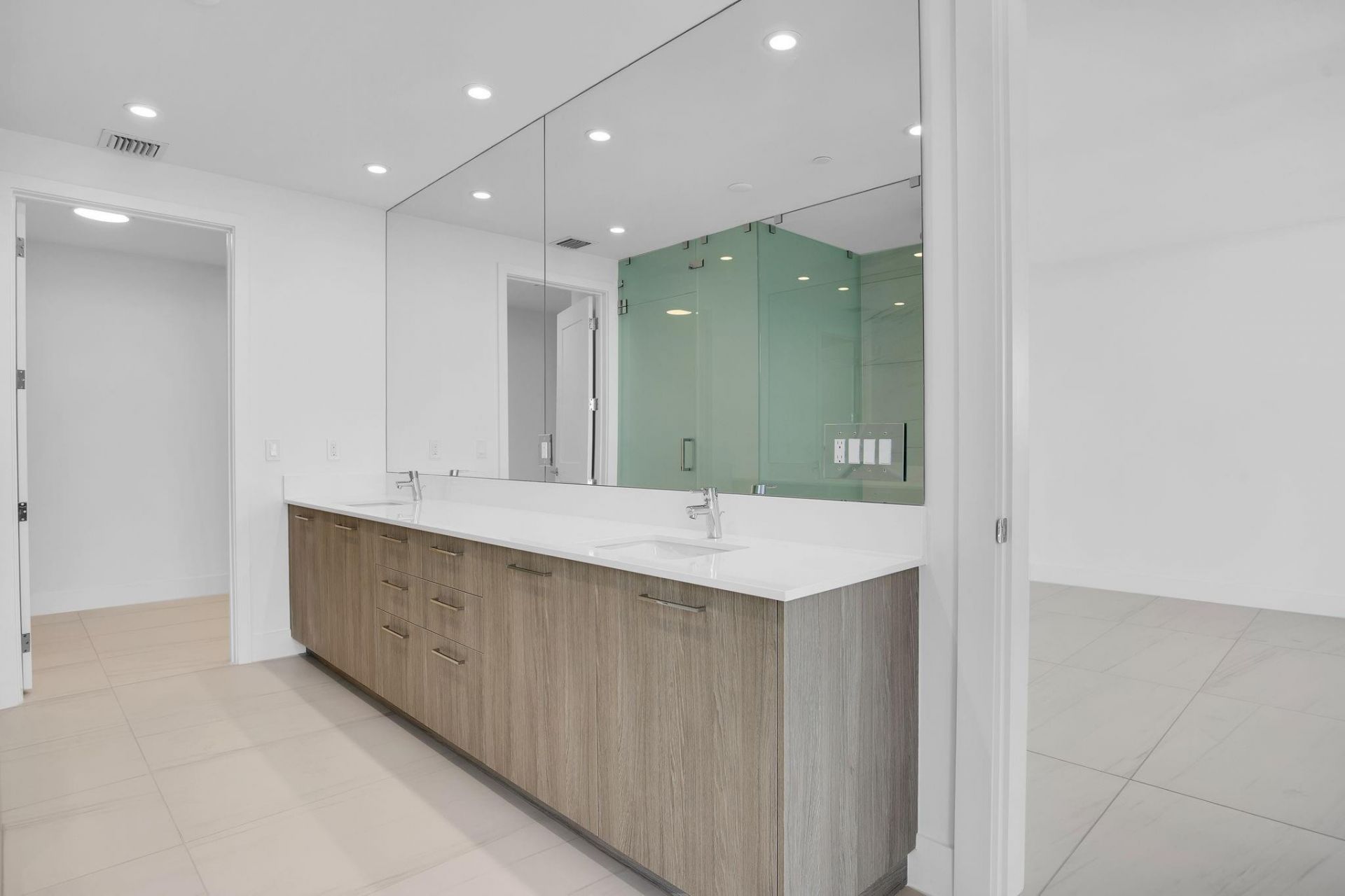 151 N Seabreeze Boulevard, Unit E-2502, Fort Lauderdale, FL 33304 Photo