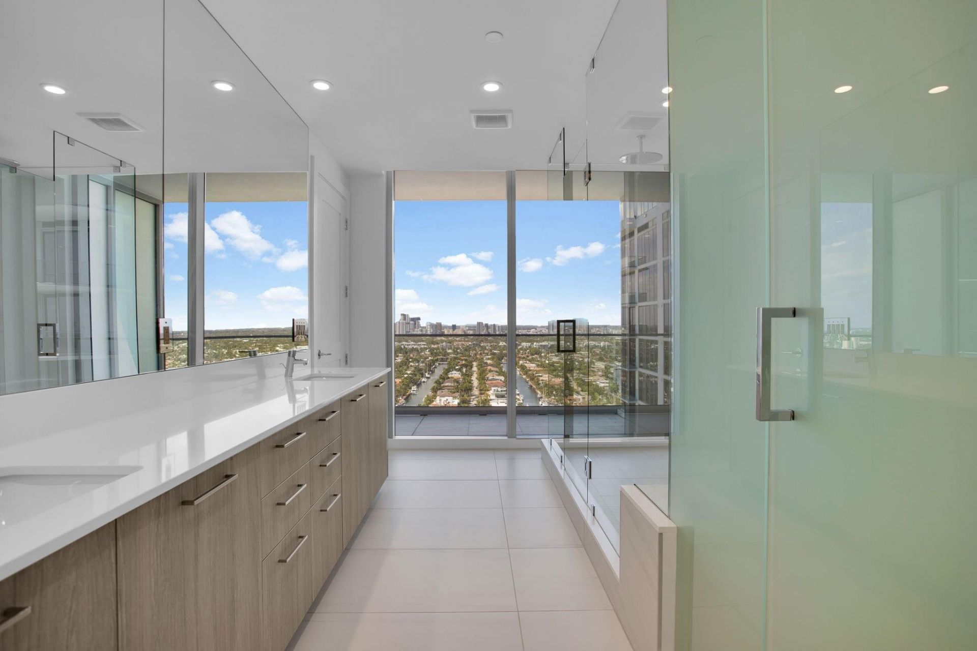 151 N Seabreeze Boulevard, Unit E-2502, Fort Lauderdale, FL 33304 Photo