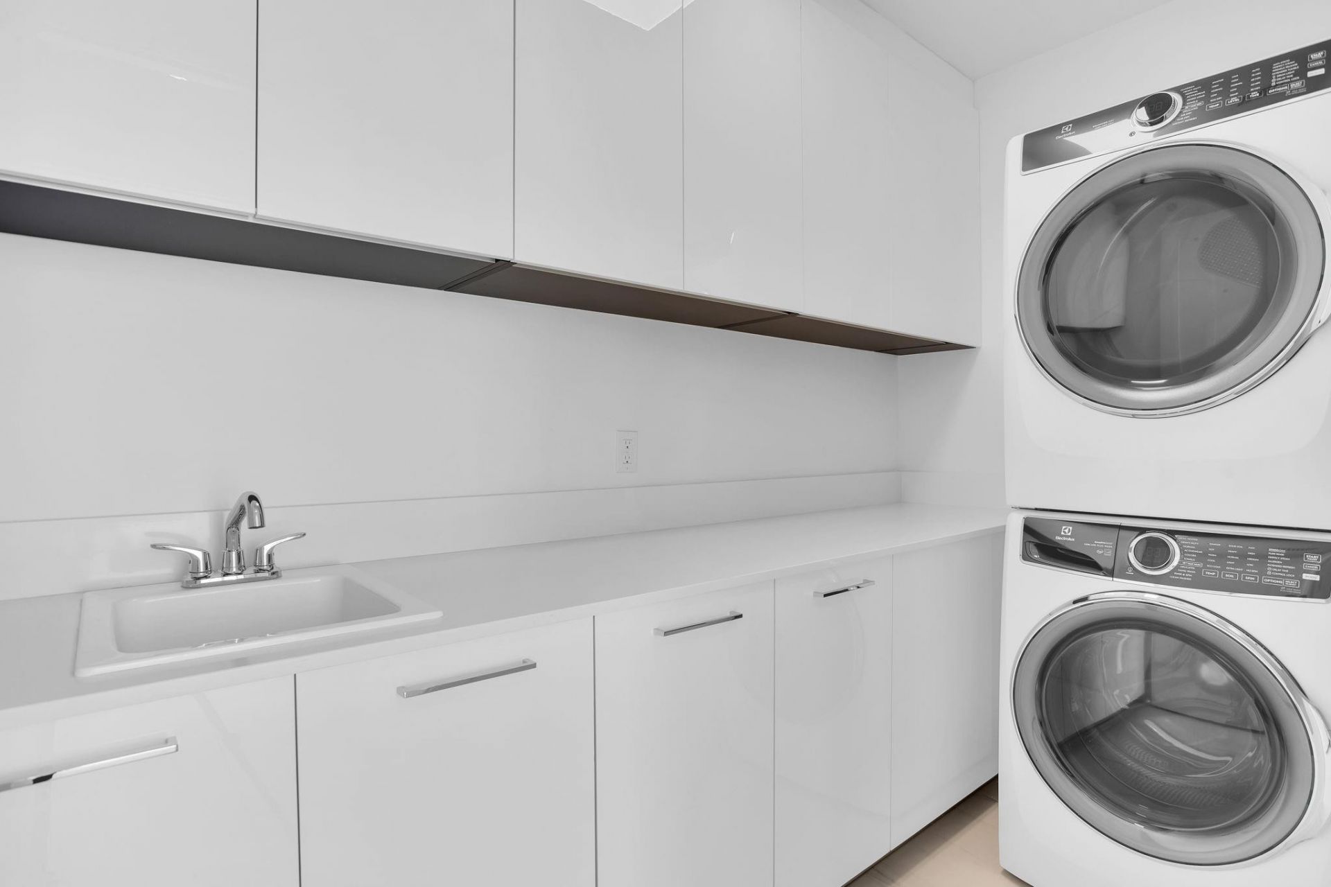 151 N Seabreeze Boulevard, Unit E-2502, Fort Lauderdale, FL 33304 Photo