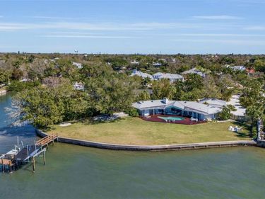 1306 S LAKE SHORE DRIVE, SARASOTA, FL 34231
