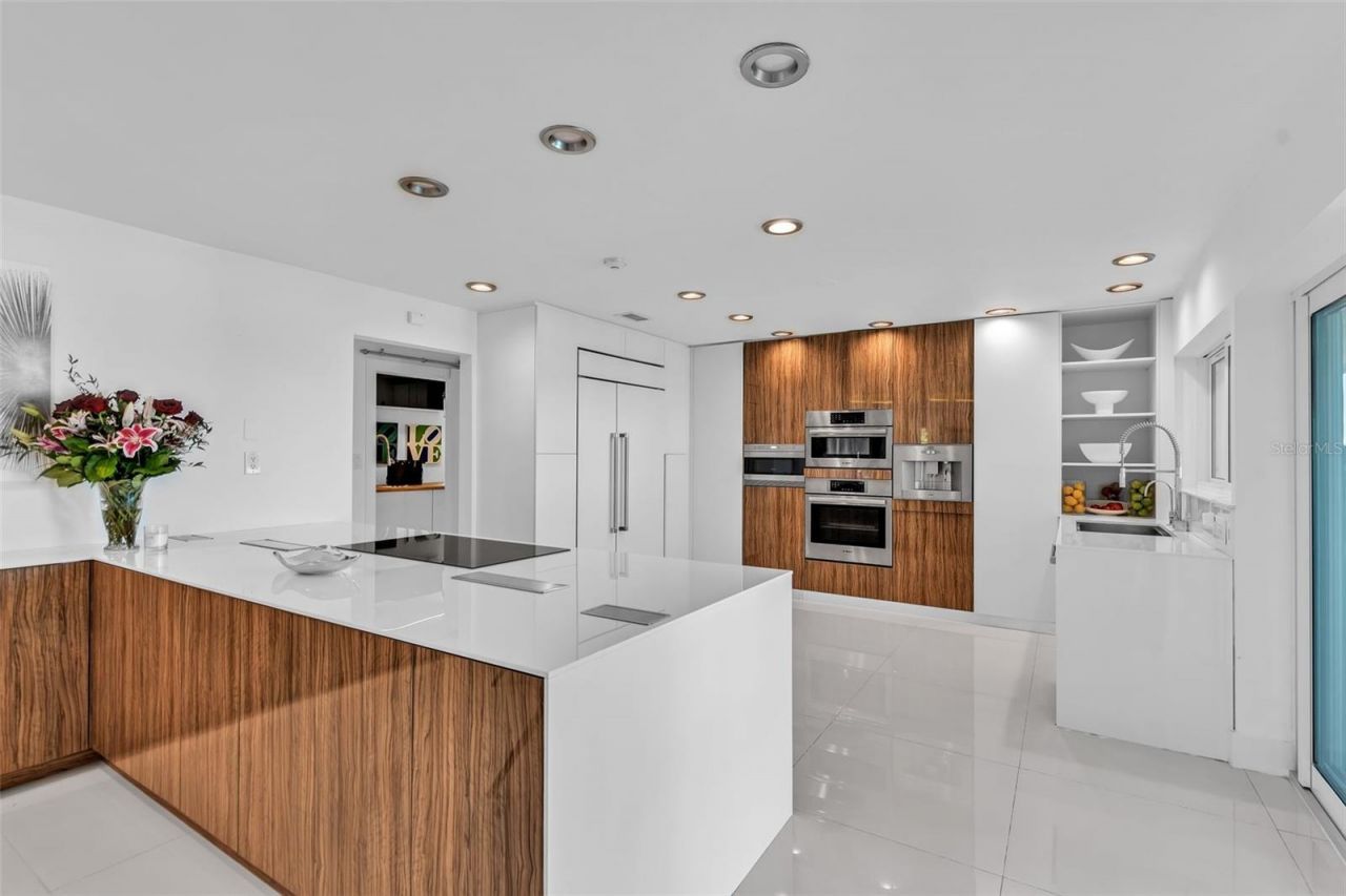 1306 S Lake Shore Drive, Sarasota, FL 34231 Photo