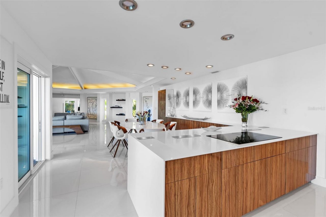 1306 S Lake Shore Drive, Sarasota, FL 34231 Photo