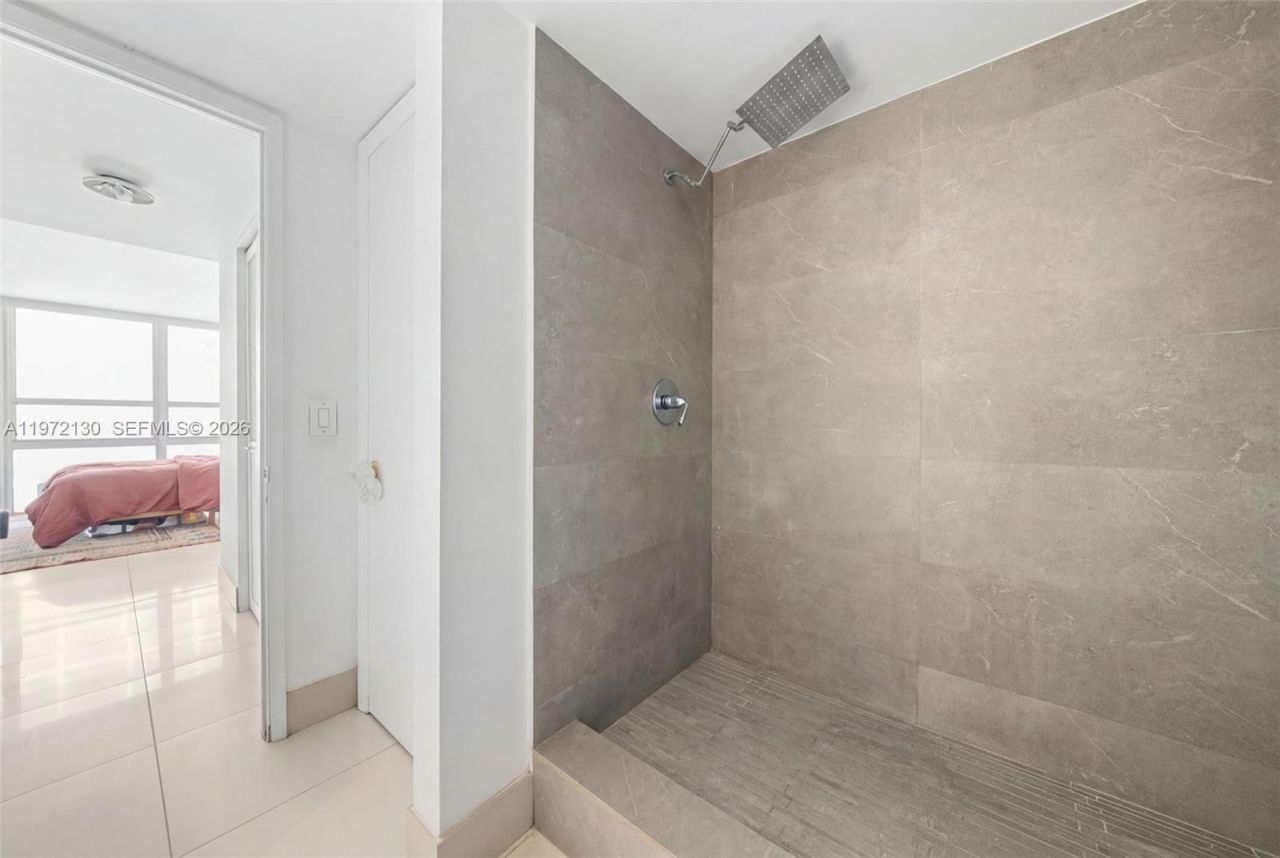 600 NE 36th St , Unit 1815, Miami, FL 33137 Photo