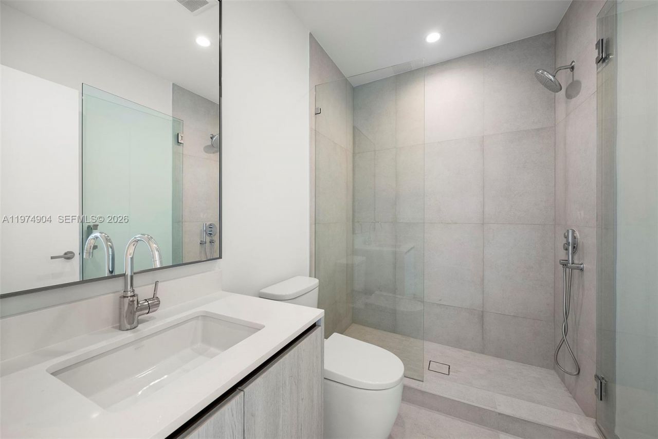 9201 E Bay Harbor Drive, Unit 805, Bay Harbor Islands, FL 33154 Photo