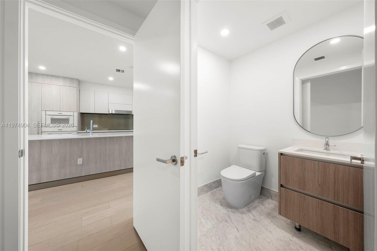 9201 E Bay Harbor Drive, Unit 805, Bay Harbor Islands, FL 33154 Photo