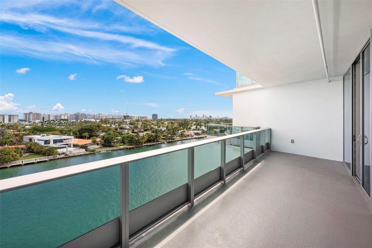 9201 E Bay Harbor Drive, Unit 805, Bay Harbor Islands, FL 33154 Photo