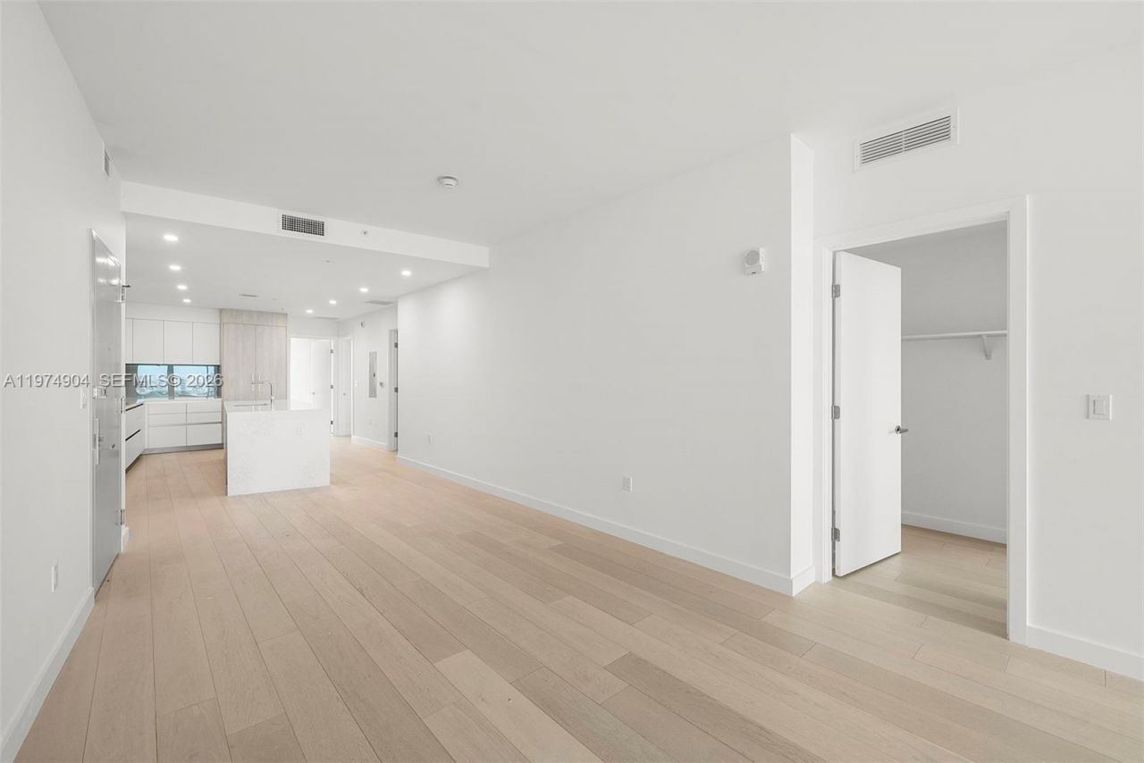 9201 E Bay Harbor Drive, Unit 805, Bay Harbor Islands, FL 33154 Photo