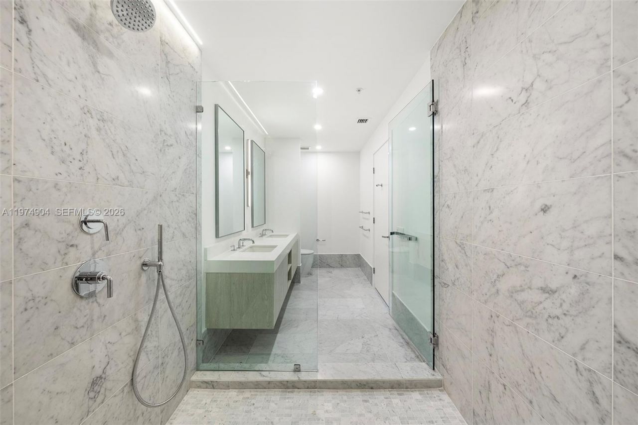 9201 E Bay Harbor Drive, Unit 805, Bay Harbor Islands, FL 33154 Photo