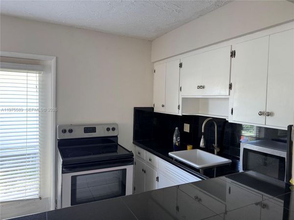 816 NE 10th St , Unit 1, Hallandale Beach, FL 33009