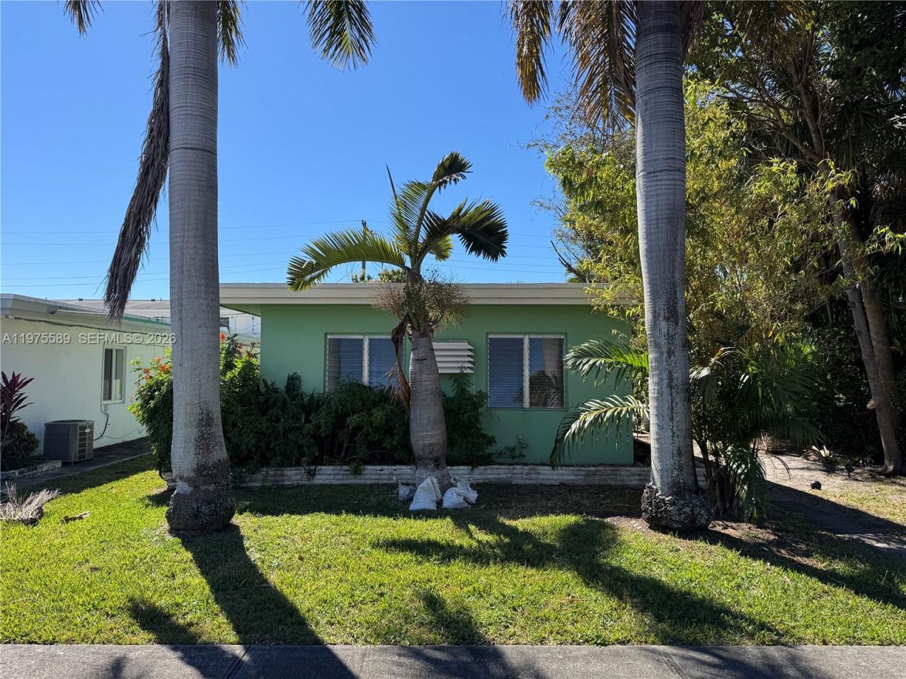 816 NE 10th St, Unit 1, Hallandale Beach, FL 33009 Photo