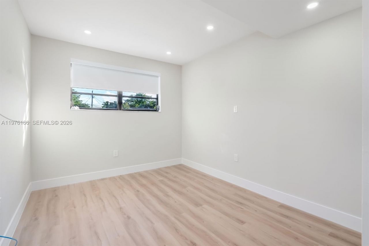 8421 SW 27th Ter, Miami, FL 33155 Photo