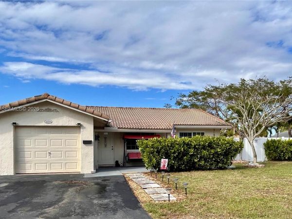 6605 NW 76th St , Tamarac, FL 33321