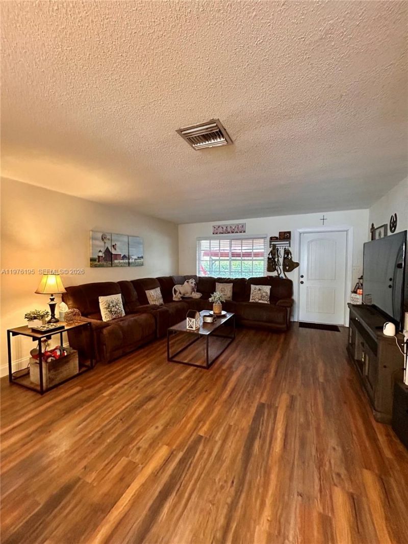 6605 NW 76th St, Tamarac, FL 33321 Photo