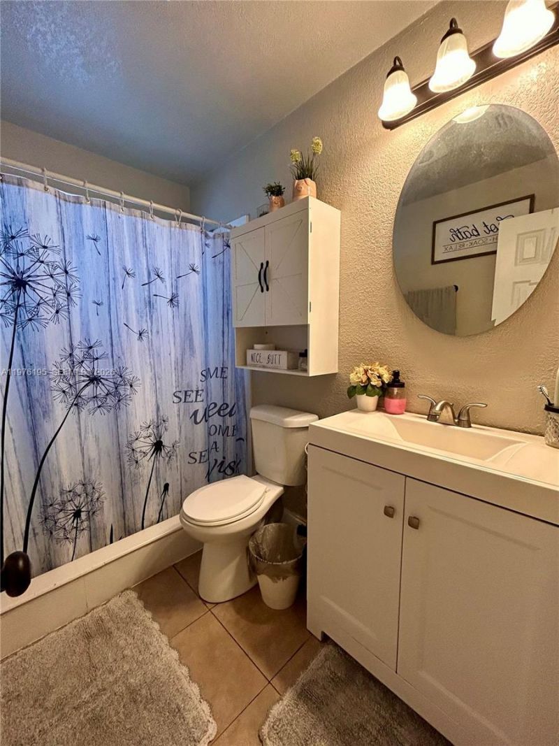 6605 NW 76th St, Tamarac, FL 33321 Photo