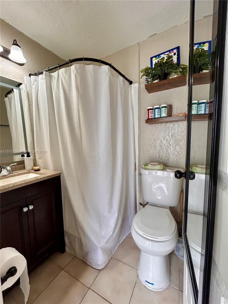 6605 NW 76th St, Tamarac, FL 33321 Photo