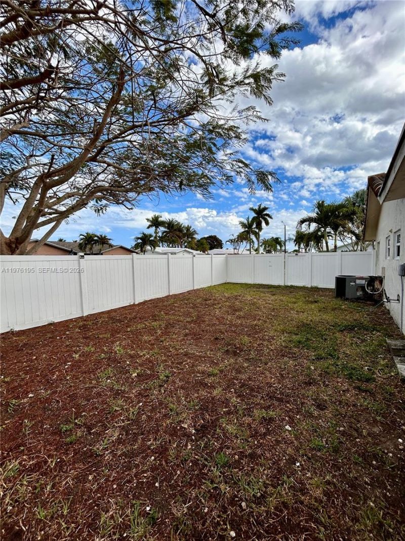 6605 NW 76th St, Tamarac, FL 33321 Photo