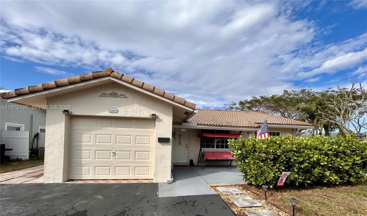 6605 NW 76th St, Tamarac, FL 33321 Photo