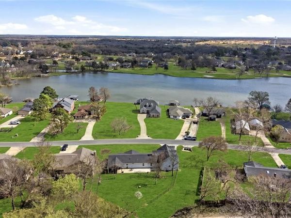 1234 Kiowa Drive W, Lake Kiowa, TX 76240