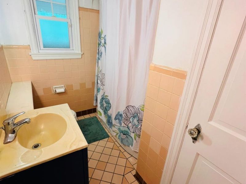 7905 Plainfield Road, Deer Park, OH 45236 Photo 12