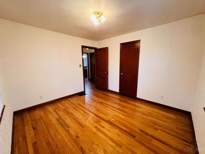 7905 Plainfield Road, Deer Park, OH 45236 Photo 14