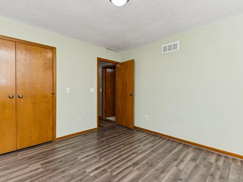 1054 Eight Mile Road, Anderson Twp, OH 45255 Photo 32